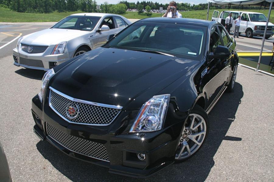  Cadillac CTS-V Coupe 2010 года  (фото 230 из 315)